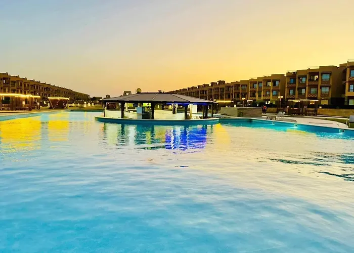 صف تان على البحر بالعين السخنه لاجولي مارينا السخنه Villa